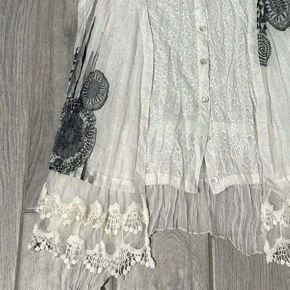 LIKE NEW! Women's Elena Wang Sheer Boho Layered Top - MEDIUM - Picture 4 of 13